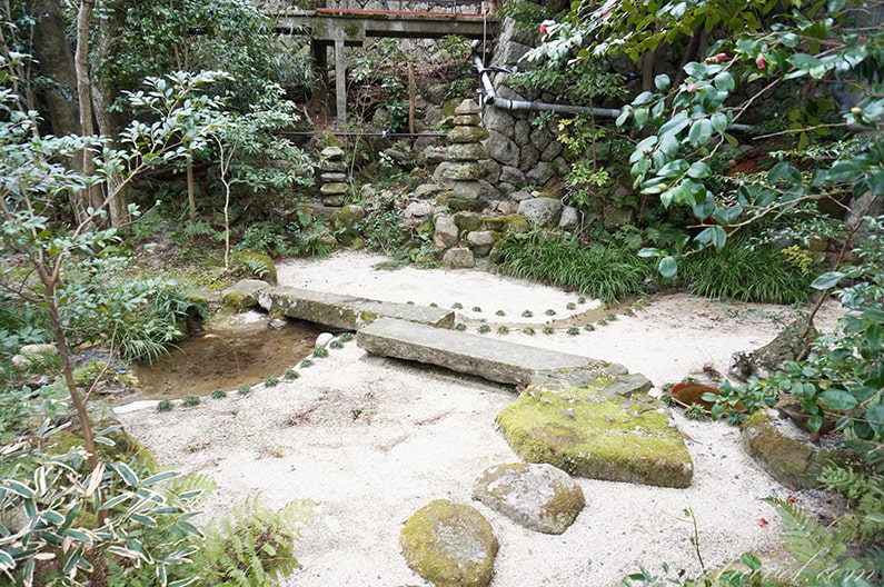 三重県湯の山温泉寿亭のお庭