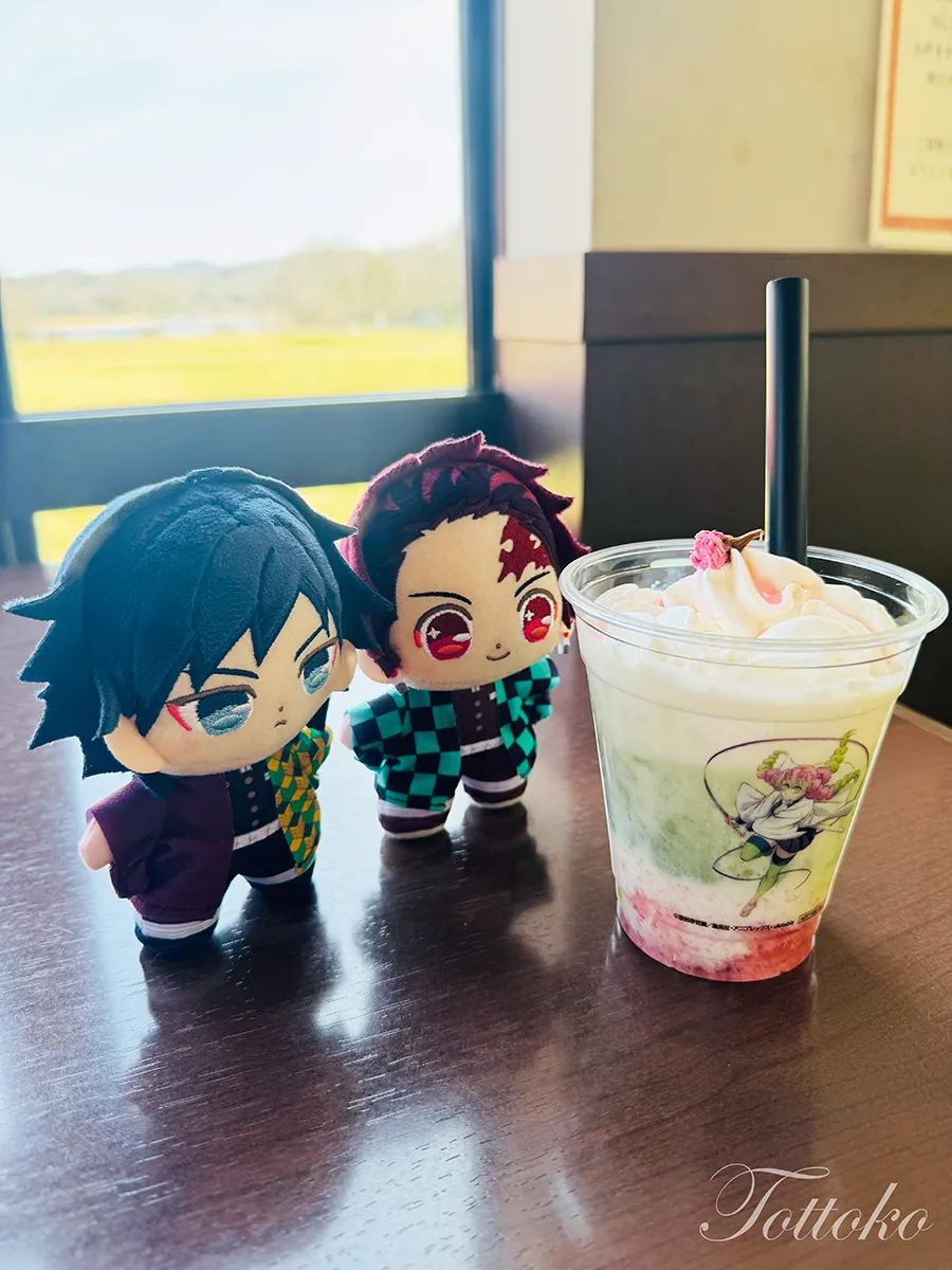 【明治村×鬼滅の刃コラボフード】蜜璃ちゃんの桜ドリンクと伊之助まん【食道楽のカフェを紹介】