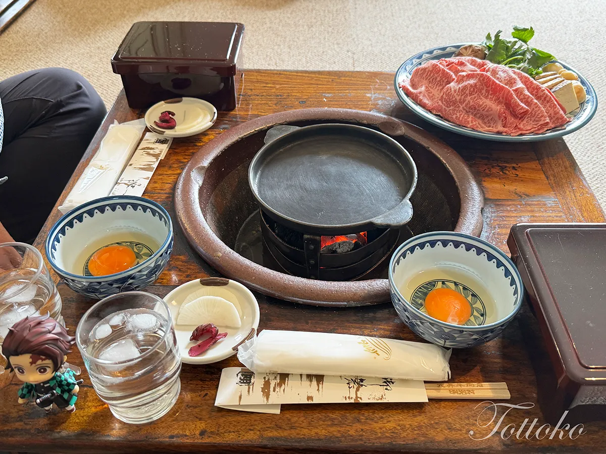 【明治村×鬼滅の刃コラボフード】大井牛肉店の煉獄さんの牛鍋レポ。本当にうまい!贅沢な一品です。