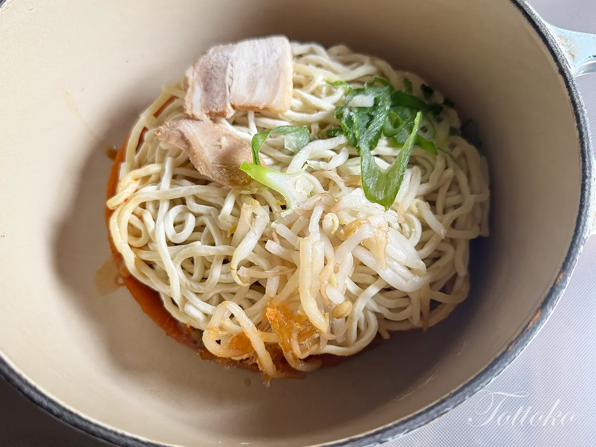 【鬼滅の刃×宅麺】コラボラーメン実食レビュー【宅麺＆らくうまを食べ比べてみたよ】鬼ラーメン