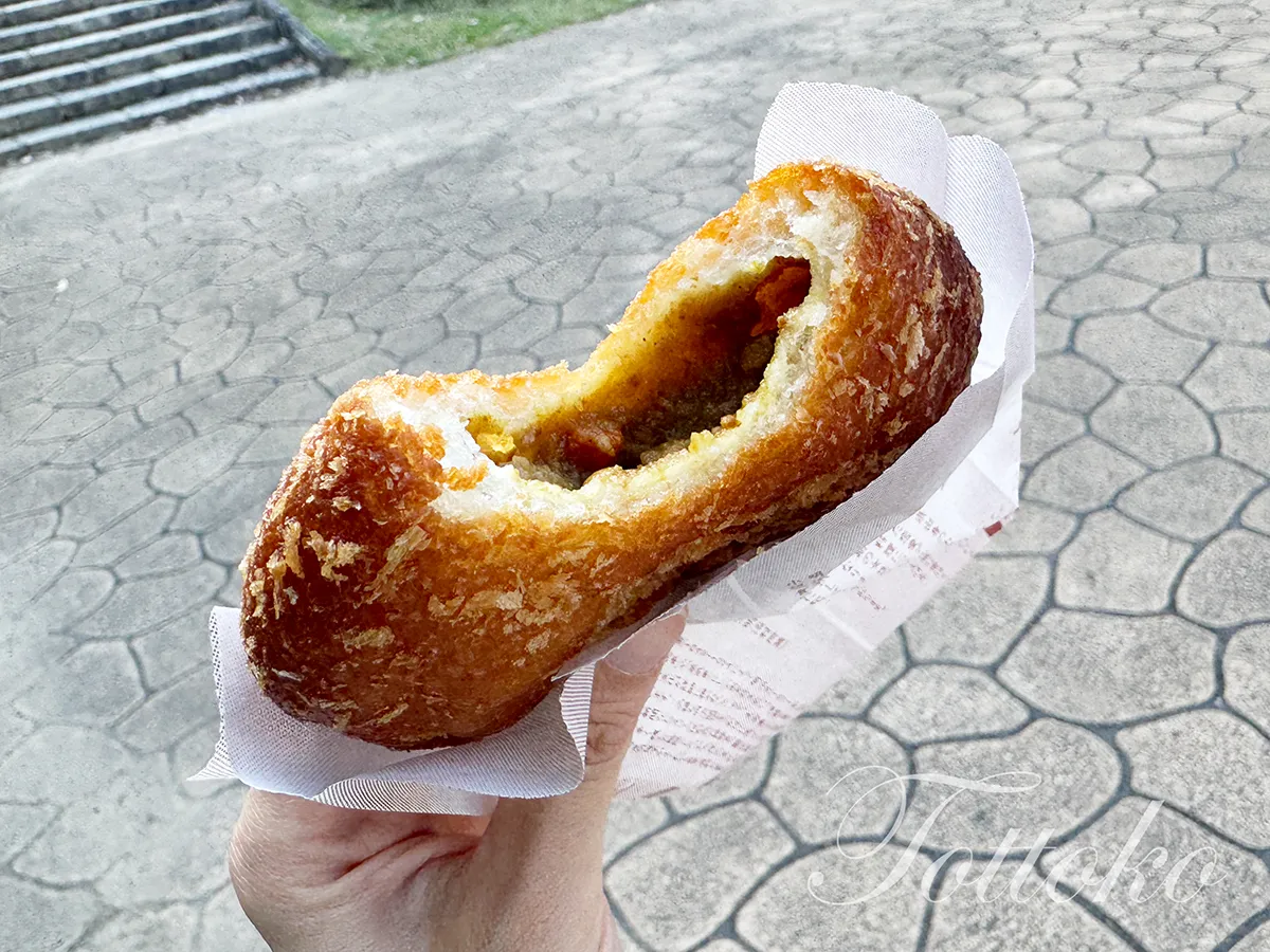 明治村の2丁目、食道楽のカレーぱんの店