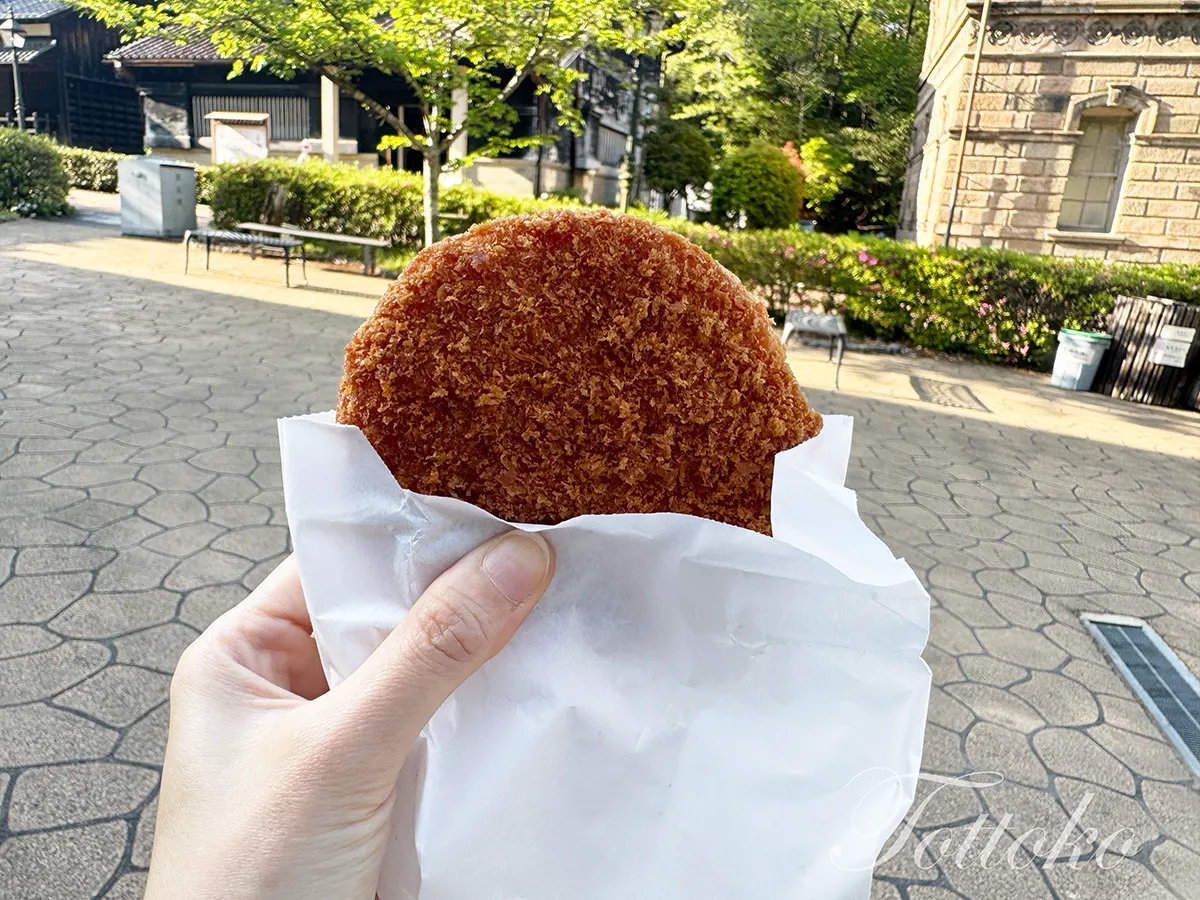 明治村の2丁目、食道楽のカレーぱんの店のフライドハム