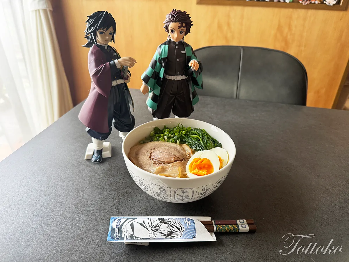 【鬼滅の刃×宅麺】コラボラーメン実食レビュー【宅麺＆らくうまを食べ比べてみたよ】