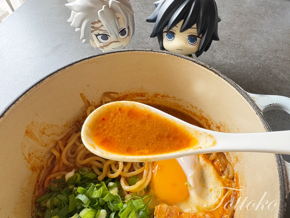 【鬼滅の刃×宅麺】コラボラーメン実食レビュー【宅麺＆らくうまを食べ比べてみたよ】鬼ラーメン