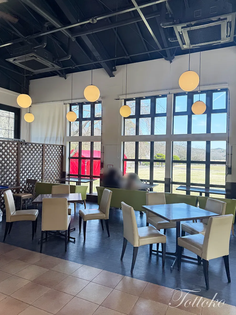 【明治村×鬼滅の刃コラボフード】蜜璃ちゃんの桜ドリンクと伊之助まん【食道楽のカフェを紹介】