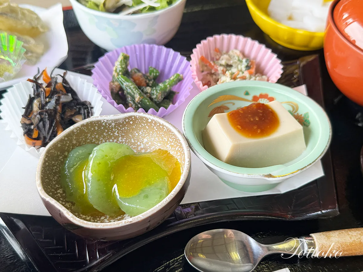 山菜の天麩羅が美味。和食処碧水亭の 32悲鳴嶼さんの精進御膳【明治村×鬼滅の刃コラボフード】
