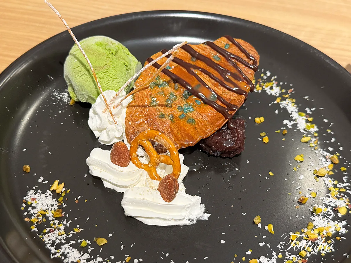 ufotablecafe鬼滅の刃再放送 立志編第三期飲食レポ。「炭治郎と伊之助」刀を抜くのは御法度だからだ!!プレートのクルンジ