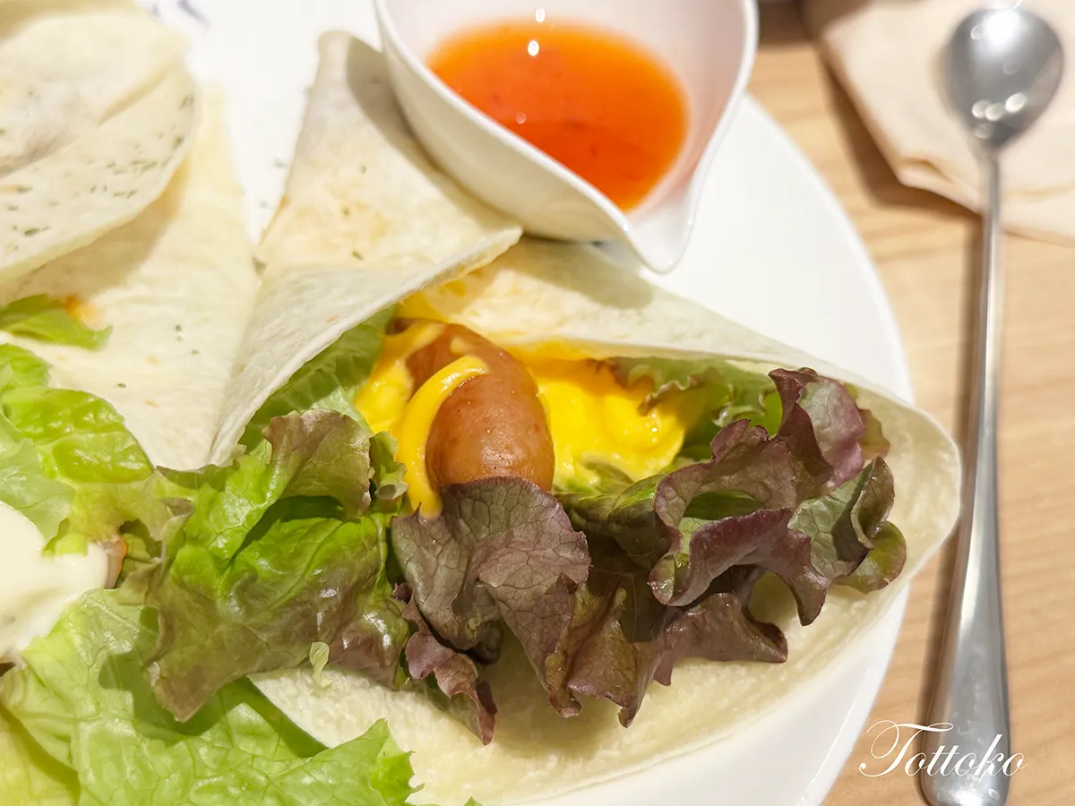ufotablecafe鬼滅の刃再放送 立志編第三期飲食レポ。「炭治郎と善逸と伊之助」骨折トルティーヤ