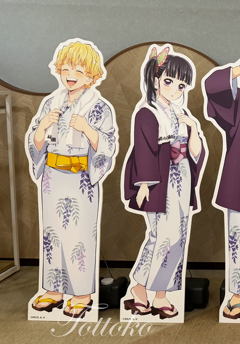 【ユネッサン×鬼滅の刃コラボ】キャラクターのスタンディに会える場所&撮りおろしボイスが聞ける場所　善逸とカナヲちゃん