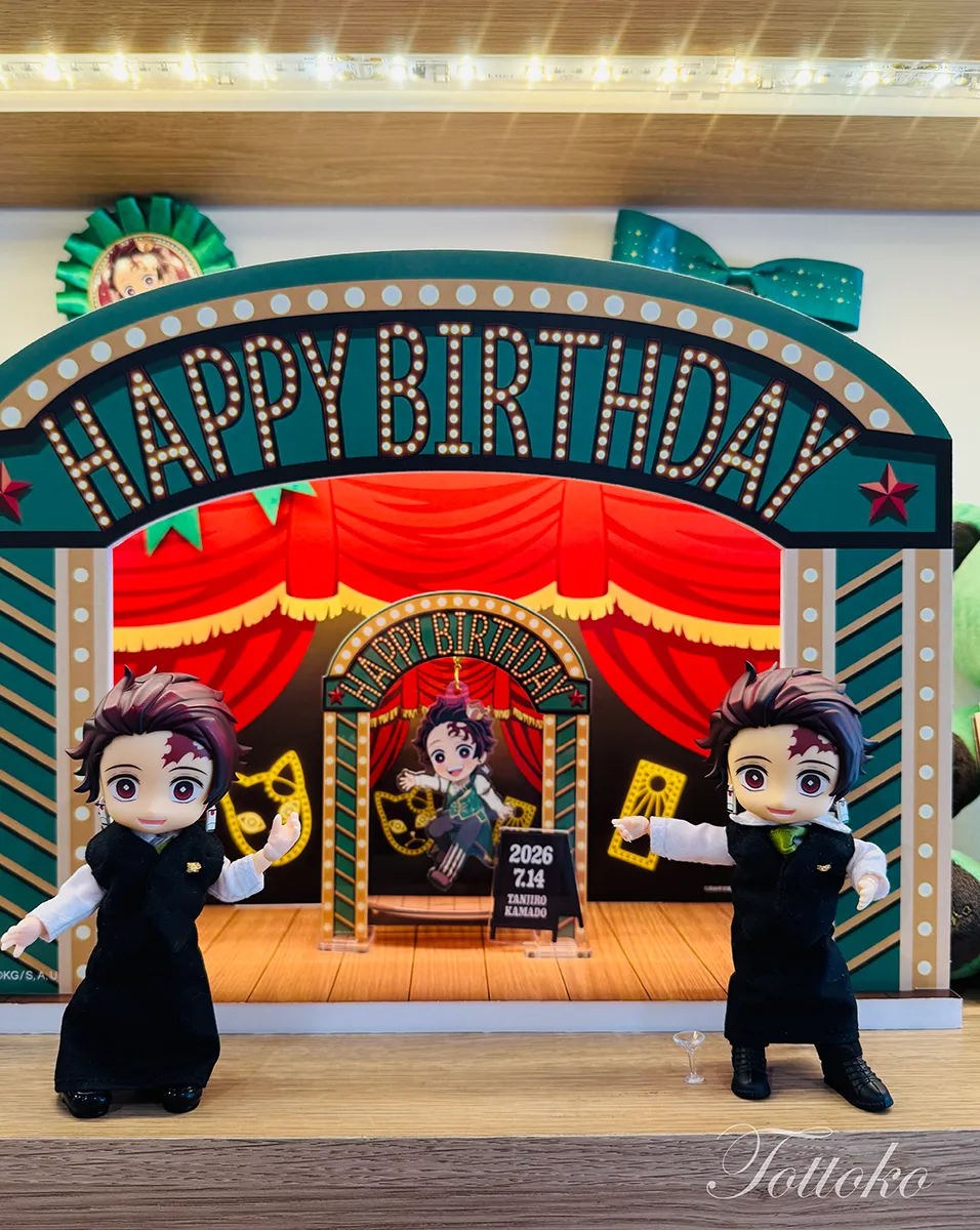 炭治郎のバースデーイベント2026当日レポ【カフェの飾り付けやデザート、祭壇まで】バースデーのミニシアターフォトスポット