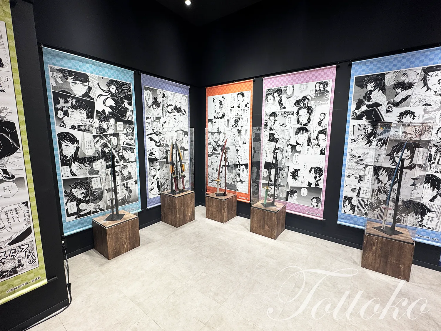 ジャンプショップ名古屋店の鬼滅の刃フェアへ【柱たちの刀の展示を観てきました】